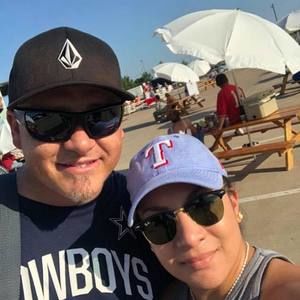 Meet your Posher, Dennis